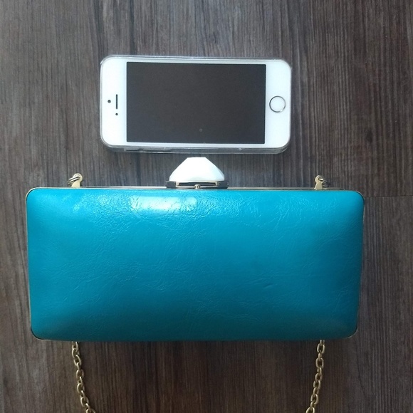 Trina Turk Hard Shell Clutch - Picture 4 of 4